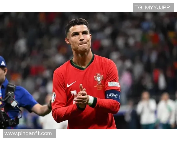 足球巨星历史数据对比图分析 深度剖析各大球员成就与纪录